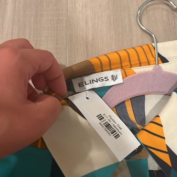 NWT woman’s set - Picture 6 of 7